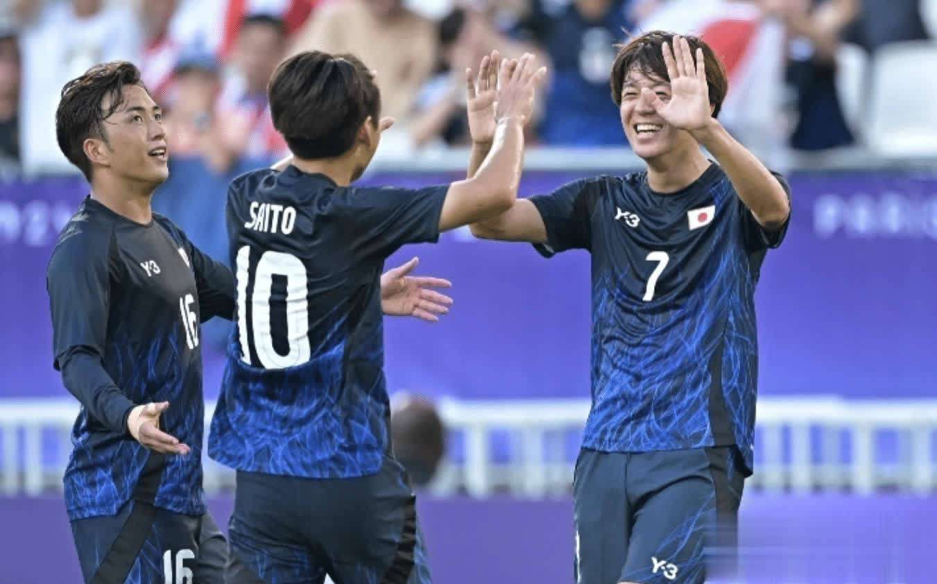 2记世界波，3-0登顶！奥运会东道主首战大胜，日本5-0狂胜，剑指金牌