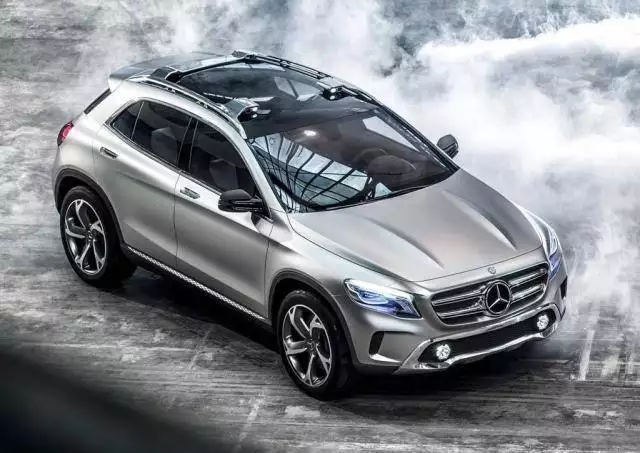 2025款奔驰GLA价格调整 奔驰GLA豪华氛围营造 奔驰GLA与宝马X1奥迪Q3对比_最便宜的奔驰是哪款