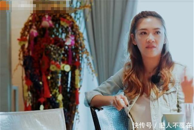 应采|养的都是男孩,霍思燕和应采儿的客厅却大相径庭,差距一目了然