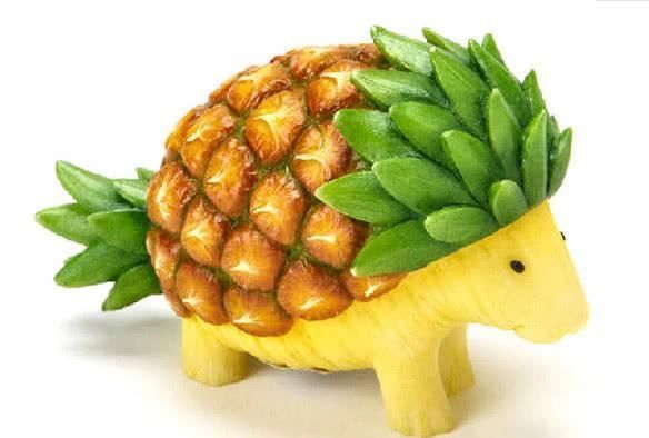 菠萝|当水果遇上雕刻,苹果变爱心,菠萝变刺猬,而西瓜上有龙猫