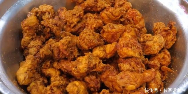 顾客|大叔创业卖“炸货”,8元一个,半天卖500个,顾客天天都来!