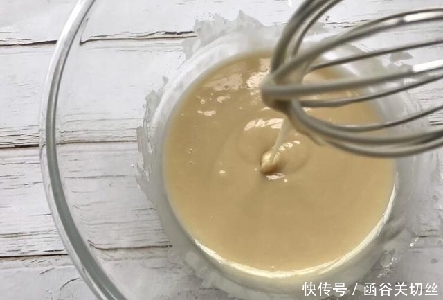 轻松|怎么抖都不回缩的古早蛋糕,奶香十足,烘焙新手也能轻松搞定