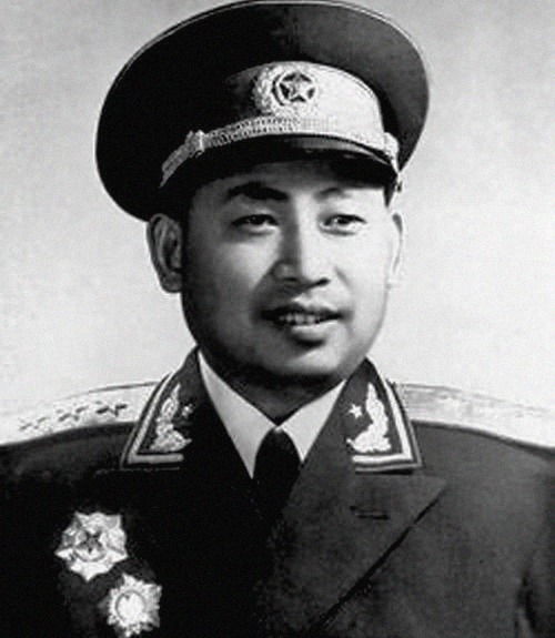 挺进纵队|在东北战场，他先后当过五个纵队的司令员，后来什么军衔