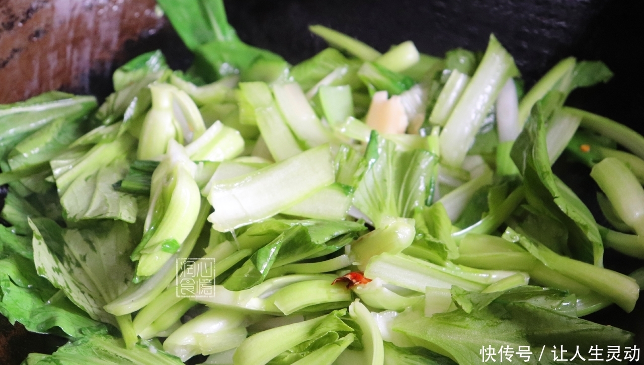 干燥秋季|秋季这菜正当季,3块钱一斤,口感脆嫩营养足,下锅一分钟就上桌