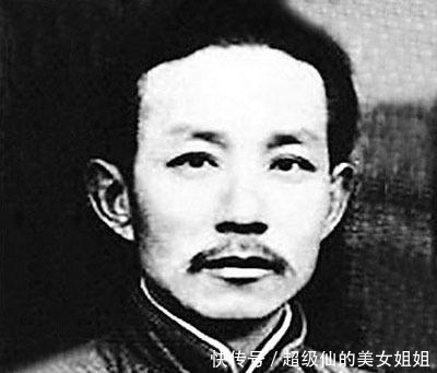 粟裕|粟裕派他去当汉奸,他为了装得像,学了个五毒俱全