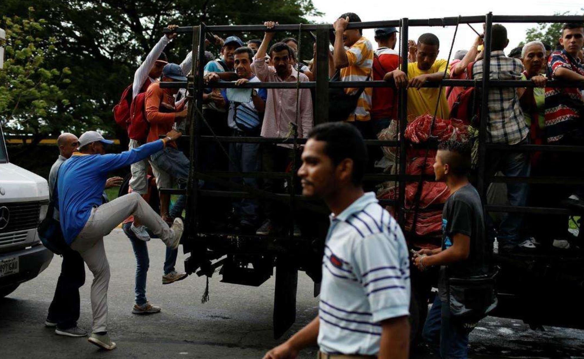 贫穷|本是土豪国家，新总统上任7年，如今成为全球最贫穷国家之一