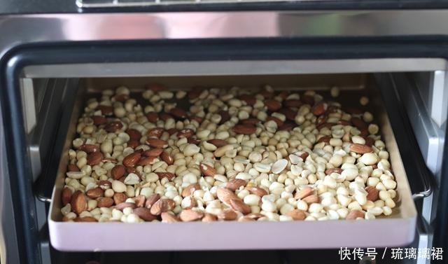 牛轧糖|自制年味糖果,料超足,吃腻了奶香牛轧糖,来试试这个口味吧