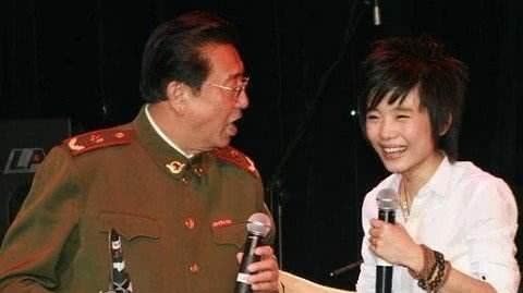 排挤|许飞,你当初撕尚雯婕有多爽,如今在姐姐里就被排挤得有多惨