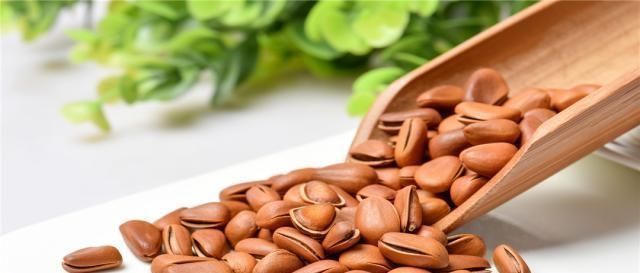 零食|学生买不起的四种零食,汉堡包上榜了,全吃过的就是家中有矿了