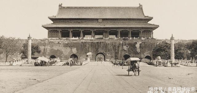 惨不忍睹|晚清老照片:被慈禧太后抛弃的紫禁城,杂草丛生,惨不忍睹