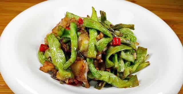 小现|炒豆角很多人做错了,大厨教你正确做法,好吃到停不下来