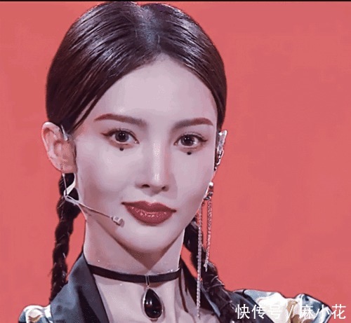 金晨|金晨霸气回应“嘴歪”,于正:所有美女的嘴,都是歪的