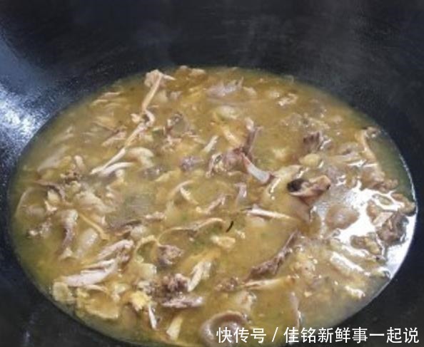 炖鸡汤|炖鸡汤,去腥很重要!别加酒,这样做最好吃,嫩滑鲜美,太好吃了