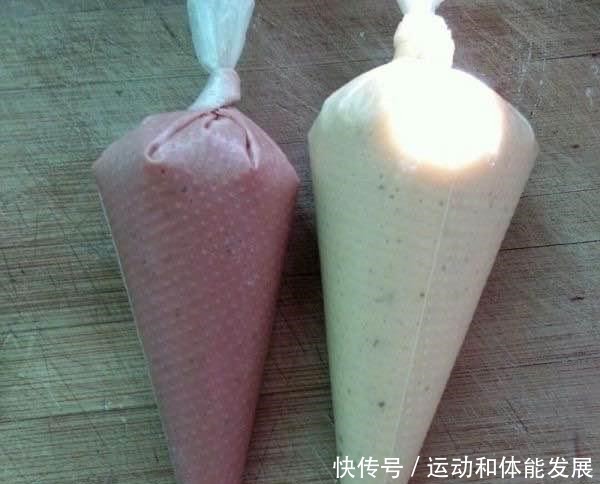 创意|鸡蛋饼做法的创意甜品,画一画煎一煎,轻松解锁双色蕾丝蛋卷