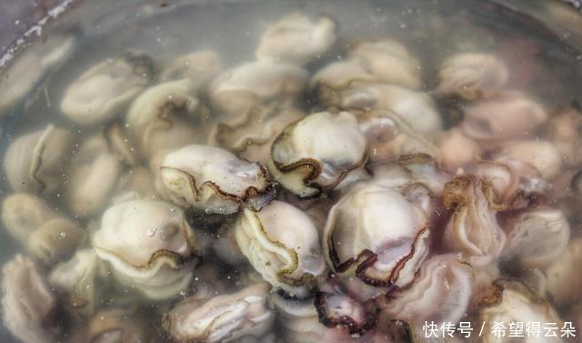 十足|特色美食泉州卤面,汤浓料足Q弹爽口,十足的闽南风味