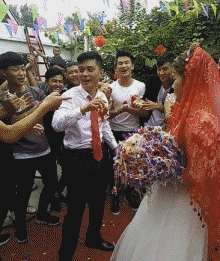 太狠|搞笑GIF:你们太狠了!整这么惨!还没举行仪式呢!