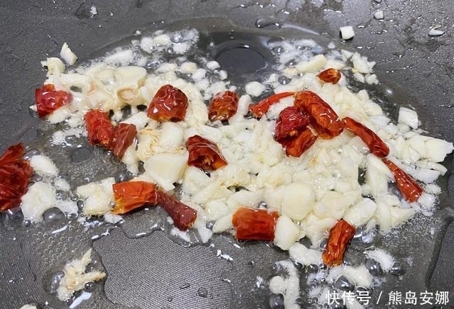 回来|怎么炒空心菜脆嫩入味?大厨:教你6个小窍门,炒出来包你好吃