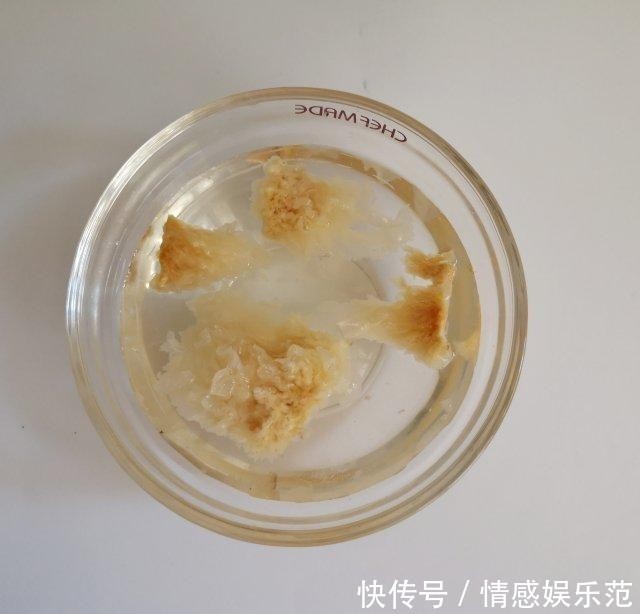 顺滑|花生银耳羹，味道香浓，顺滑可口