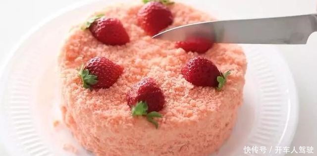 草莓|焙趣私房爆品日销300个的三重草莓芝士蛋糕,这个配方太赞了!