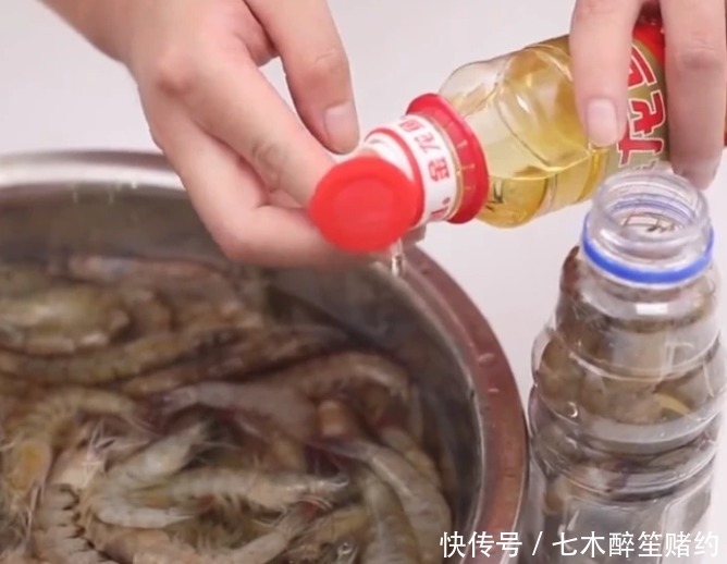 渔民|保存大虾时,直接放冰箱是不对的,老渔民教你一招,放1年都新鲜