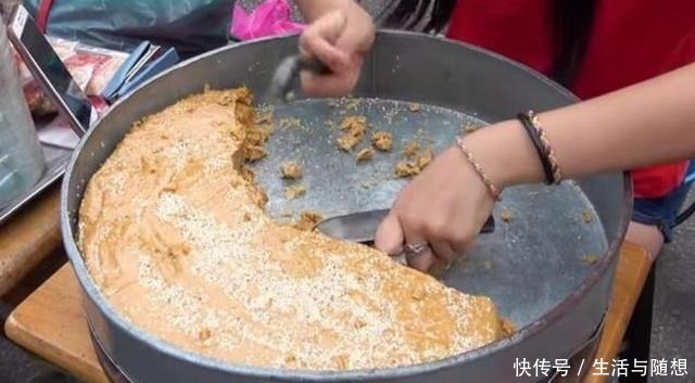 排队|“已消失”的小吃,大姐一天能卖一大盆,排队的客户占据半条街!