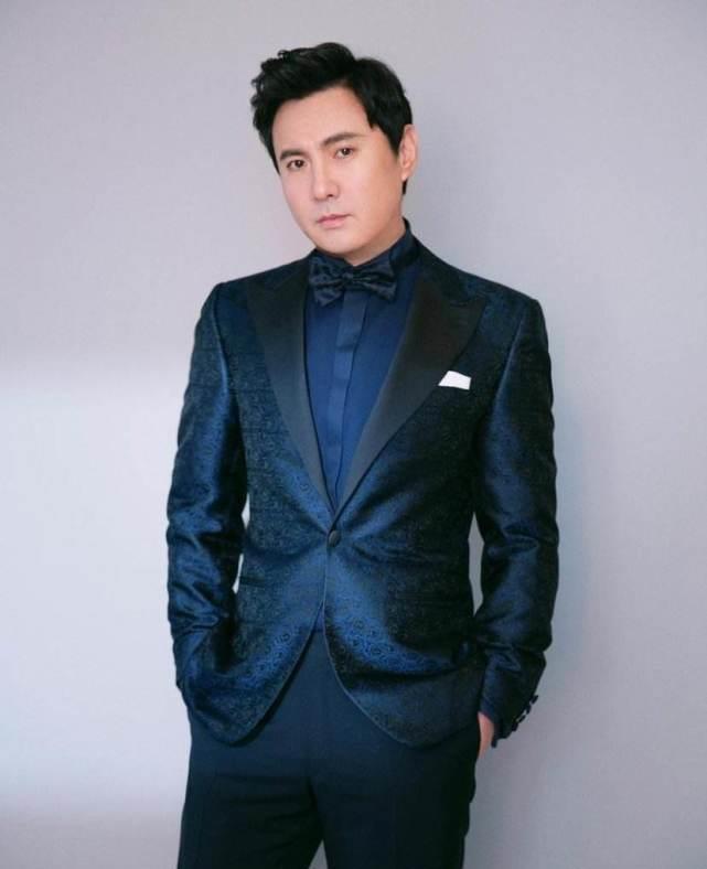 常多|沈腾脱口秀首秀,亚太区排名21的帅脸居然和徐峥撞脸,太有梗了