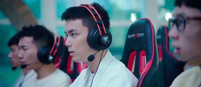  内定冠军|《穿越火线》剧情凌乱，30岁鹿晗皱纹明显，吴磊演技也差了