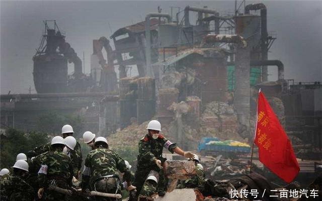 汶川|汶川地震失去双腿和女儿,丈夫出轨离婚,如今又顽强地“站”了起来