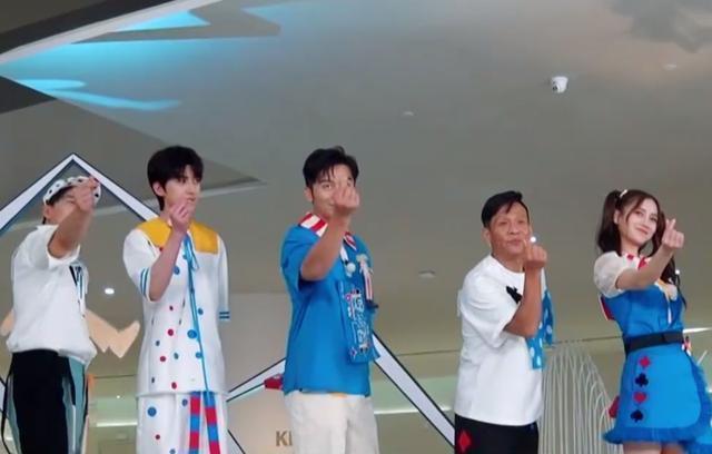  请来|《跑男》下期收视稳了请来当红女神不算啥，见到宋小宝乐开怀