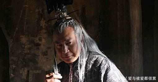 秦始皇|李斯为何不辅助扶苏当上皇帝,反而帮助胡亥上位,自取灭亡呢!