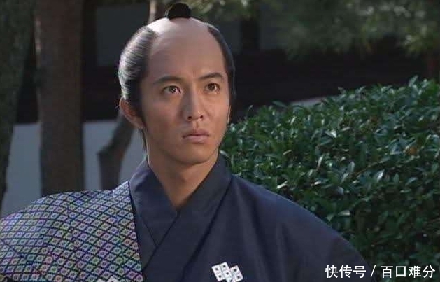 日本|古代日本武士留的秃顶发型,并不是用刀剃的,而是一根根拔出来的!