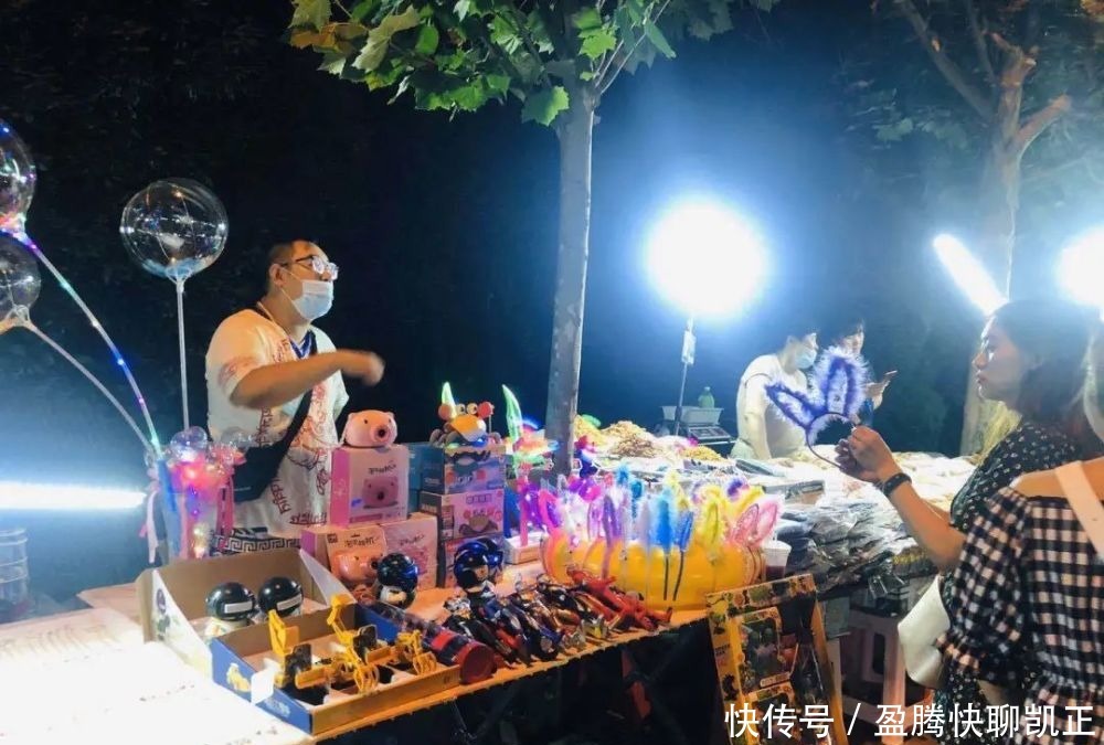  步行街|北戴河这条超火步行街，晚上十点仍热闹非凡！