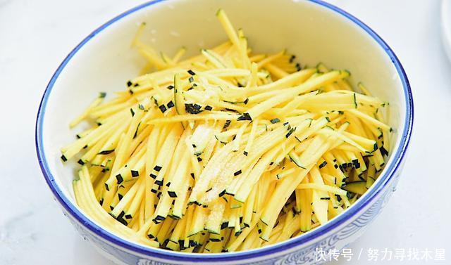 秋季|秋季,这早餐我家隔三差五做一次,鲜嫩入味还好消化,老少皆宜