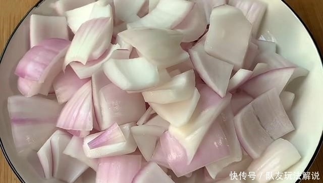 隔三差五|洋葱和它一起炒,隔三差五做一次,营养丰富,减脂又下饭