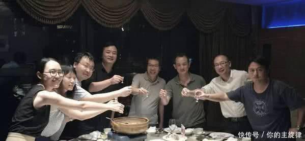 喝酒|酒桌上喝酒吹牛,千万不要说这“三句话”,不然会被别人瞧不起的