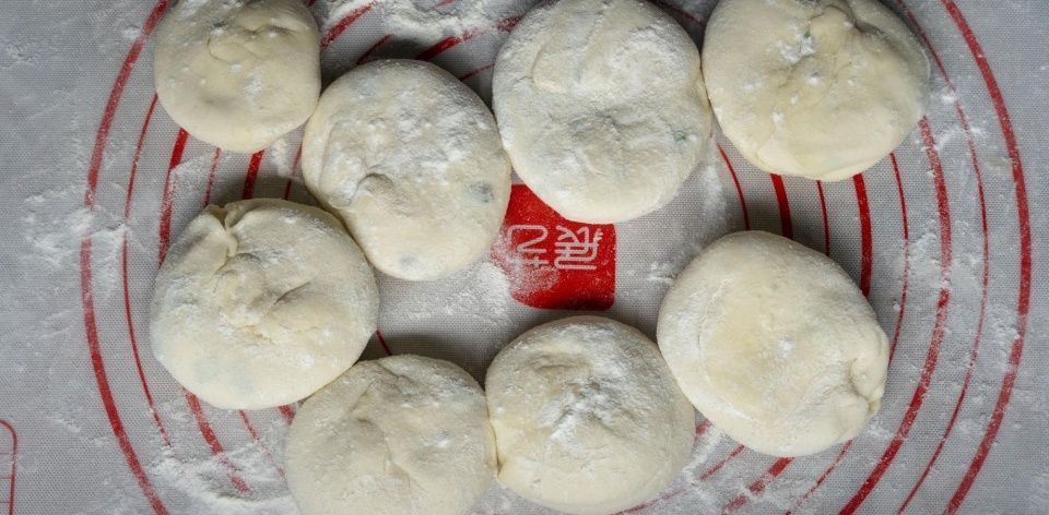 不用|家常烙饼最简单的做法,不用揉面不用油酥,柔软又多层,凉了不硬