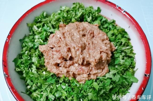 香菜的朋友|包香菜馅饺子时,切记2个要点,很多人不懂,难怪饺子不鲜也不香