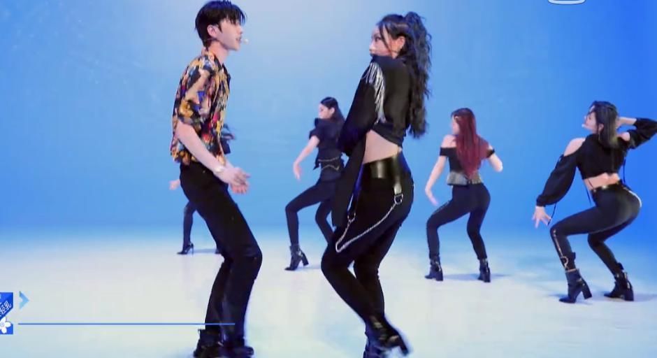 娇媚|蔡徐坤跳女团舞,表情动作比选手还“娇媚”,爱坤都是为了艺术