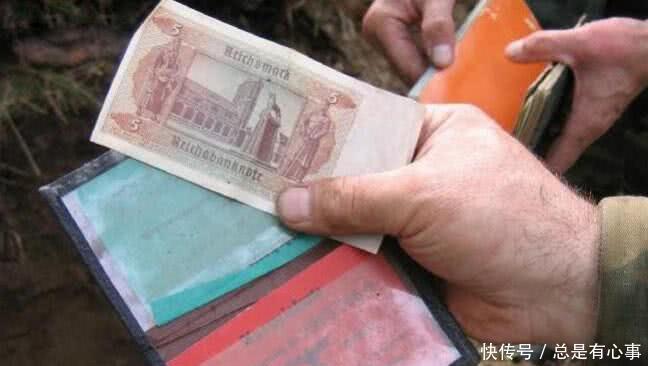 不菲|二战遗迹挖出一个弹药箱，打开后让人惊叹，最后物品应该价值不菲！