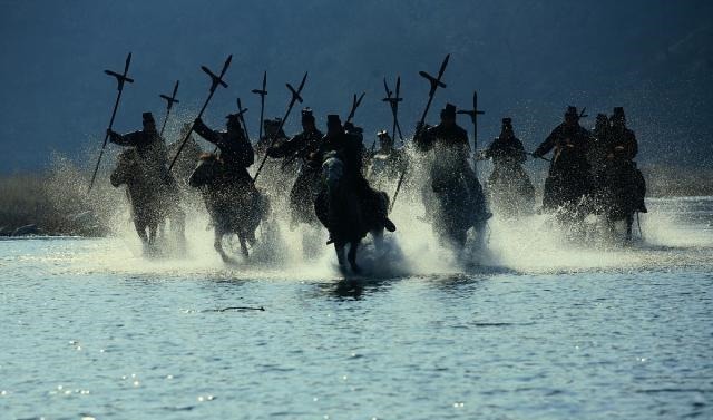 超级大国|西汉与罗马东西方历史上的两个超级大国，如何被战争彻底改变