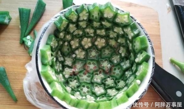 土豆泥|第一次尝试秋葵的这样做,搭配土豆泥,好看又好吃,上桌最先光盘