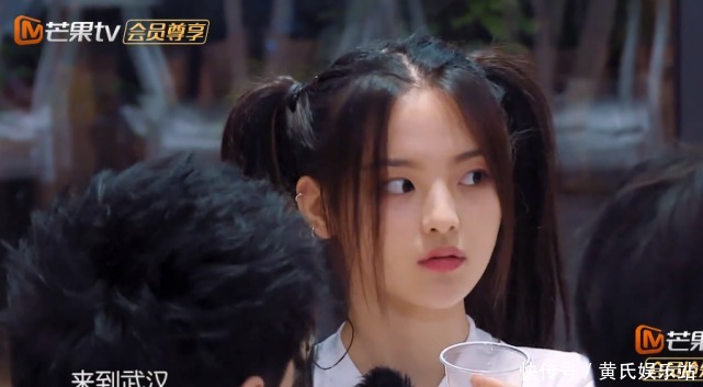 橙汁|王俊凯回归《中餐厅》,用餐别人都喝橙汁,看他用盆子喝的啥懵了