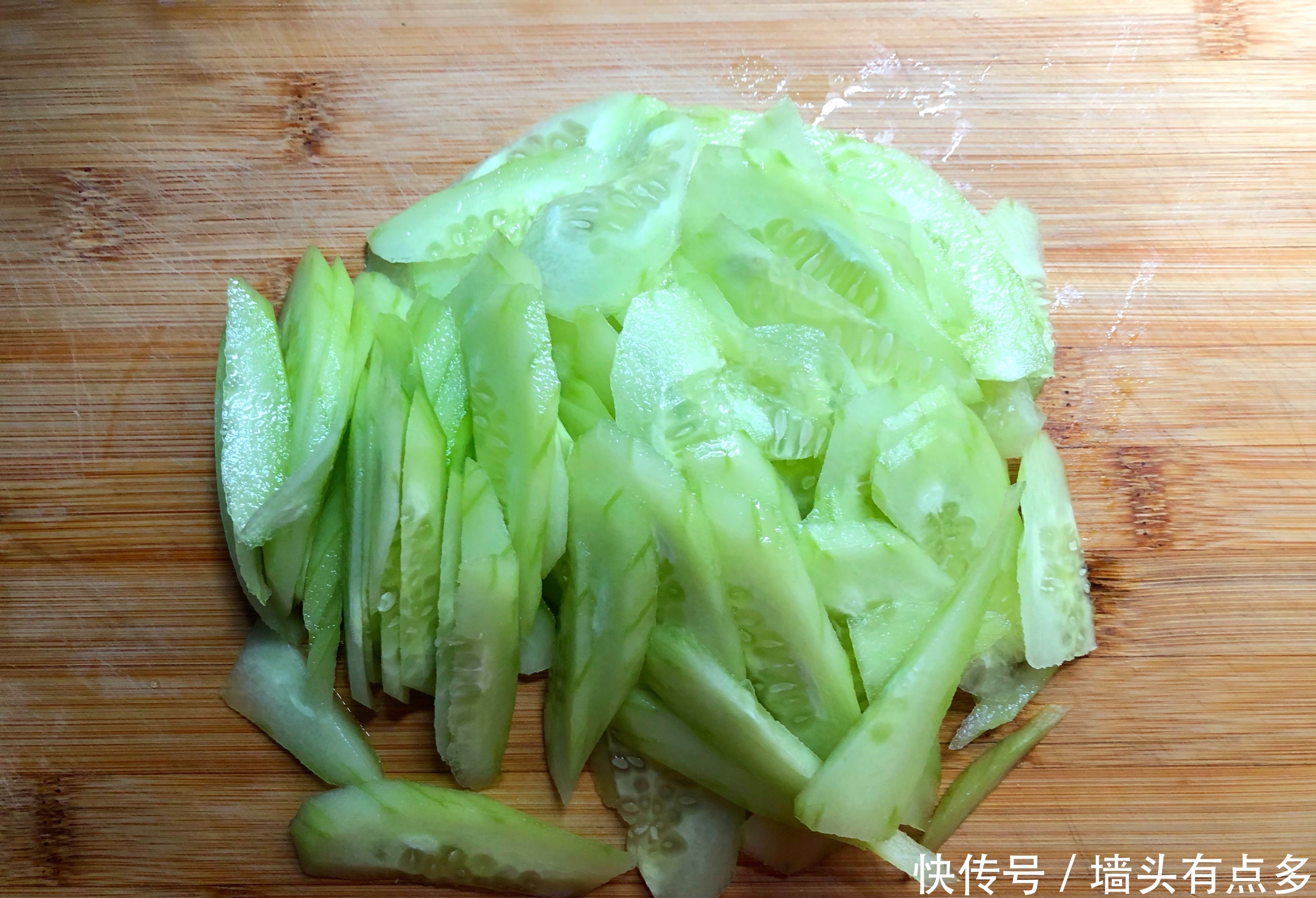 别错过|它和黑木耳天生是一对,简单炒一炒,清肠去脂又美味,别错过