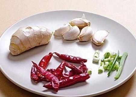 教你私房菜|炒菜时,葱姜蒜不要乱放,都有“讲究的”,网友看完“涨知识”