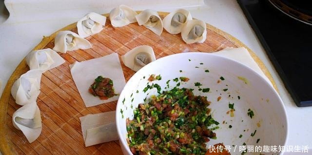 做法|做馄饨原来这么简单,不用买皮,自己调馅自己包,好吃更营养,香