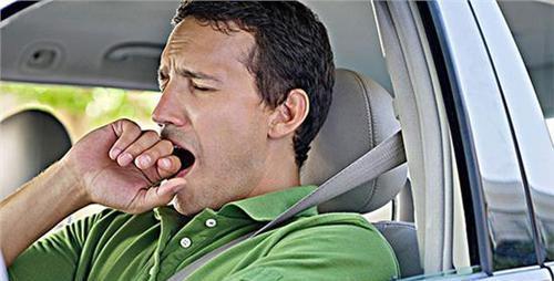 公路|为什么开车一上高速容易犯困?