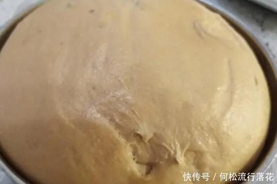  嘴里|枣泥馒头新做法，香甜松软，我有小妙招，吃到嘴里全是枣味！