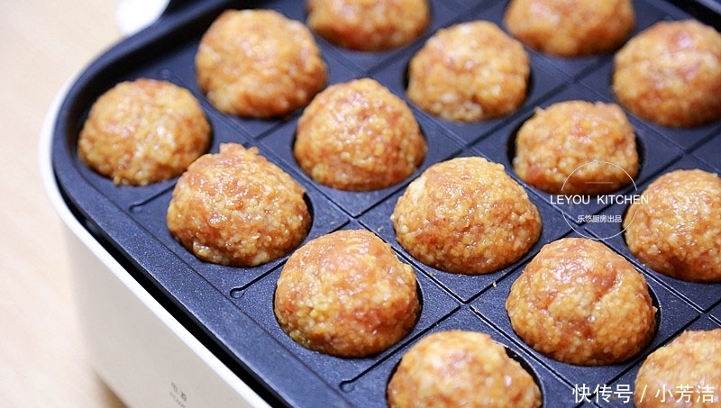 花样|小米的花样吃法,不加一滴油,做成肉丸子,外焦里嫩,上桌就抢光