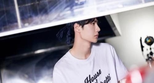 活该|王一博综艺化身应援团,活该他吃下肖战资源