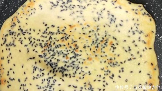  鸡蛋|用平底锅做的煎蛋卷酥脆，价格不到5元，做一个大罐子是不够的